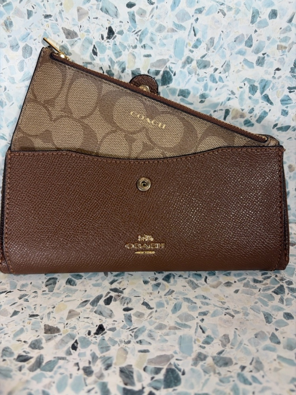 Coach Brown Crossgrain Leather Zip Around Wallet Snap Tab Gold Hardware - Picture 4 of 6